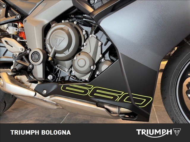 TRIUMPH Daytona 660 Abs