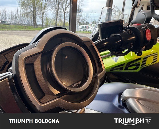 TRIUMPH Rocket III 2500 Storm R