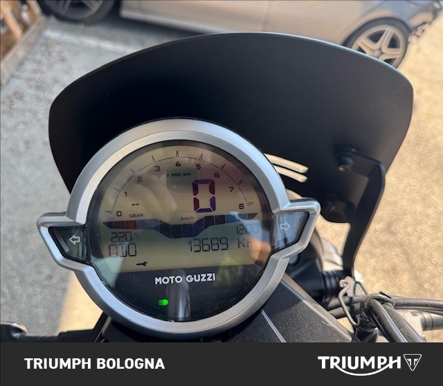 MOTO GUZZI V9 850 Bobber