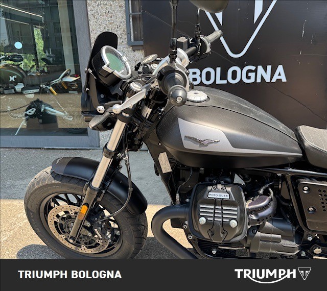 MOTO GUZZI V9 850 Bobber